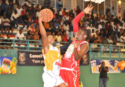 Play-Offs 2010 : Finale Masculine, manches 1 à 4