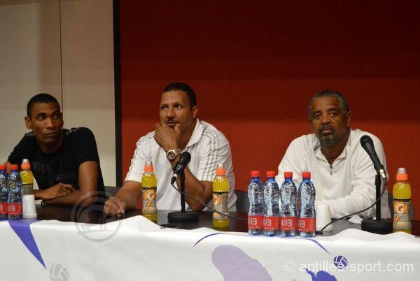 David Lefaivre (capitaine), Dominique Rookuah entraîneur adjoint et Eddy Erialc (Entraîneur principal)